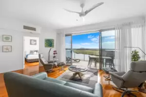 holiday-sunshine-coast-2-bedrooms-riverside-deluxe-apartments